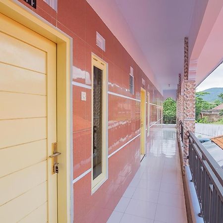 מלון Djalantjagak Reddoorz Syariah @ Tambak Mekar Street Subang מראה חיצוני תמונה